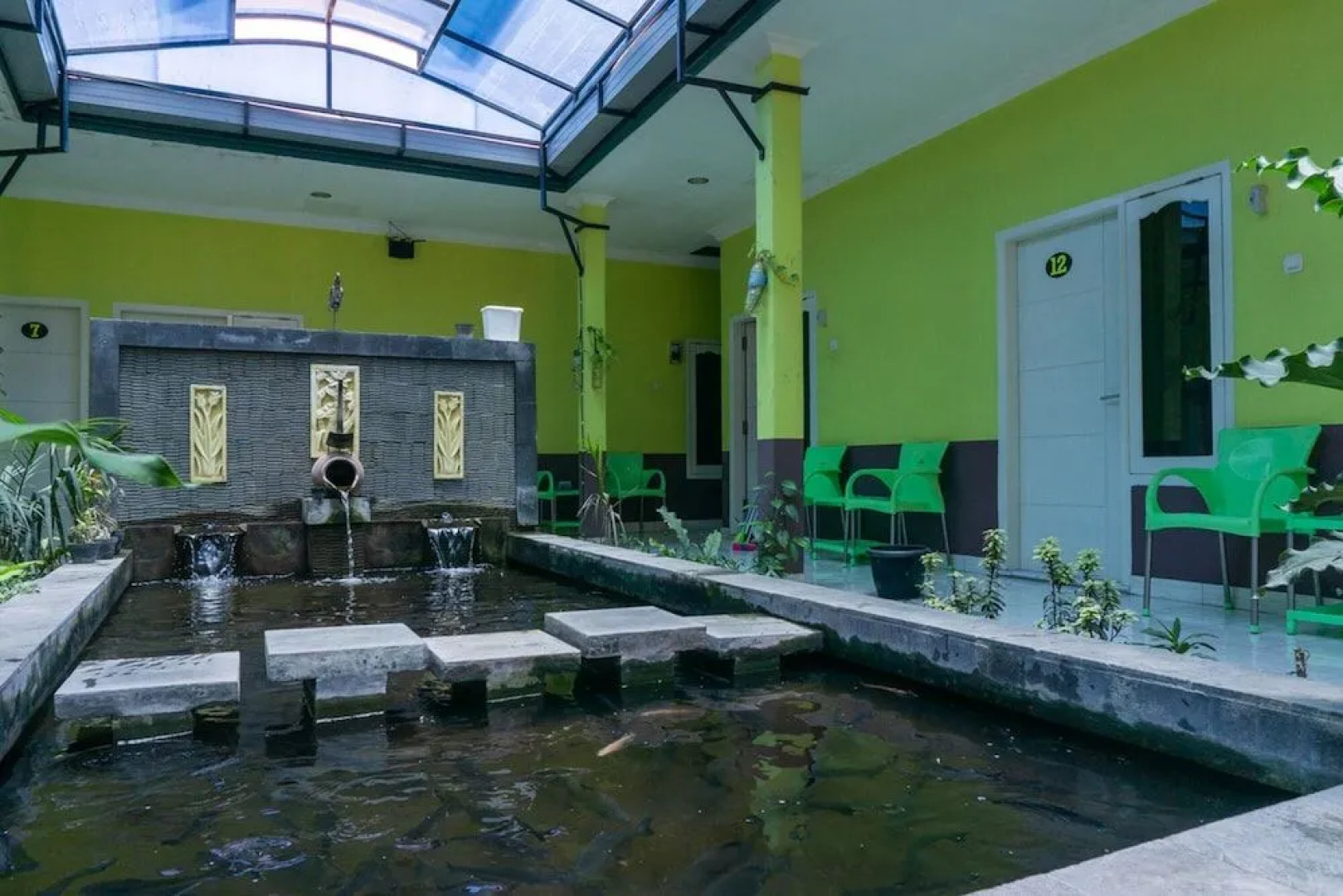 RedDoorz @ MT Haryono Street Waingapu