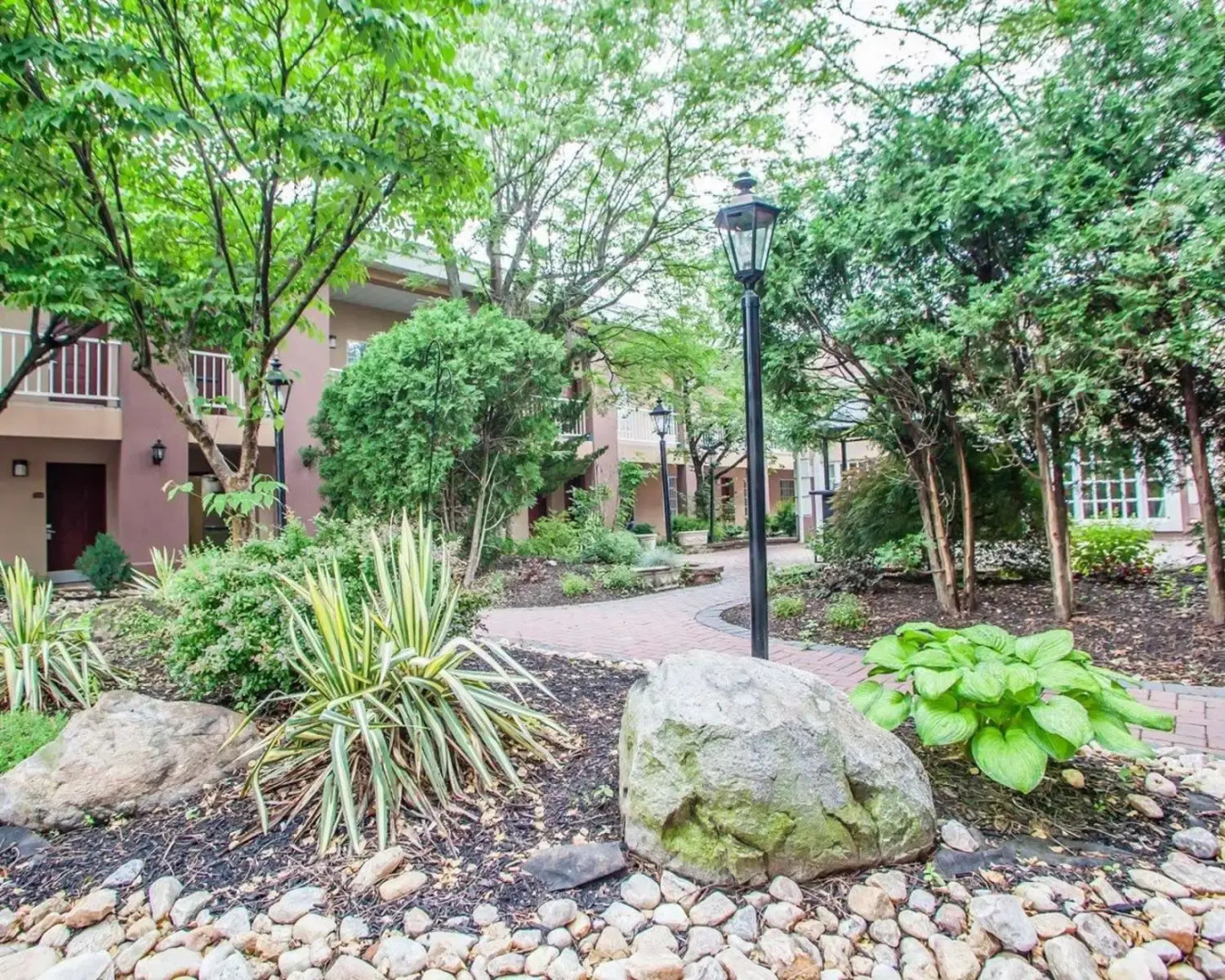 Clarion Hotel Palmer Inn