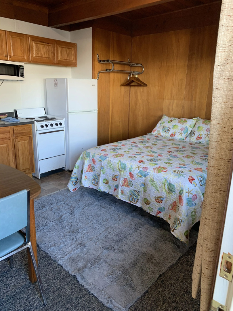 Curley's Resort & Dive Center