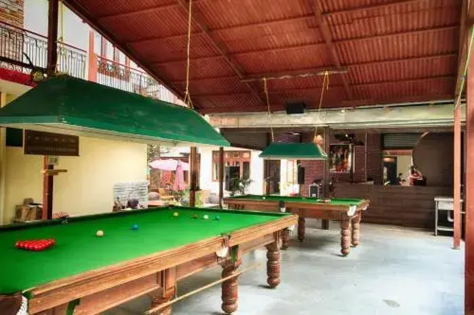 The Rainbow Inn & Cafe