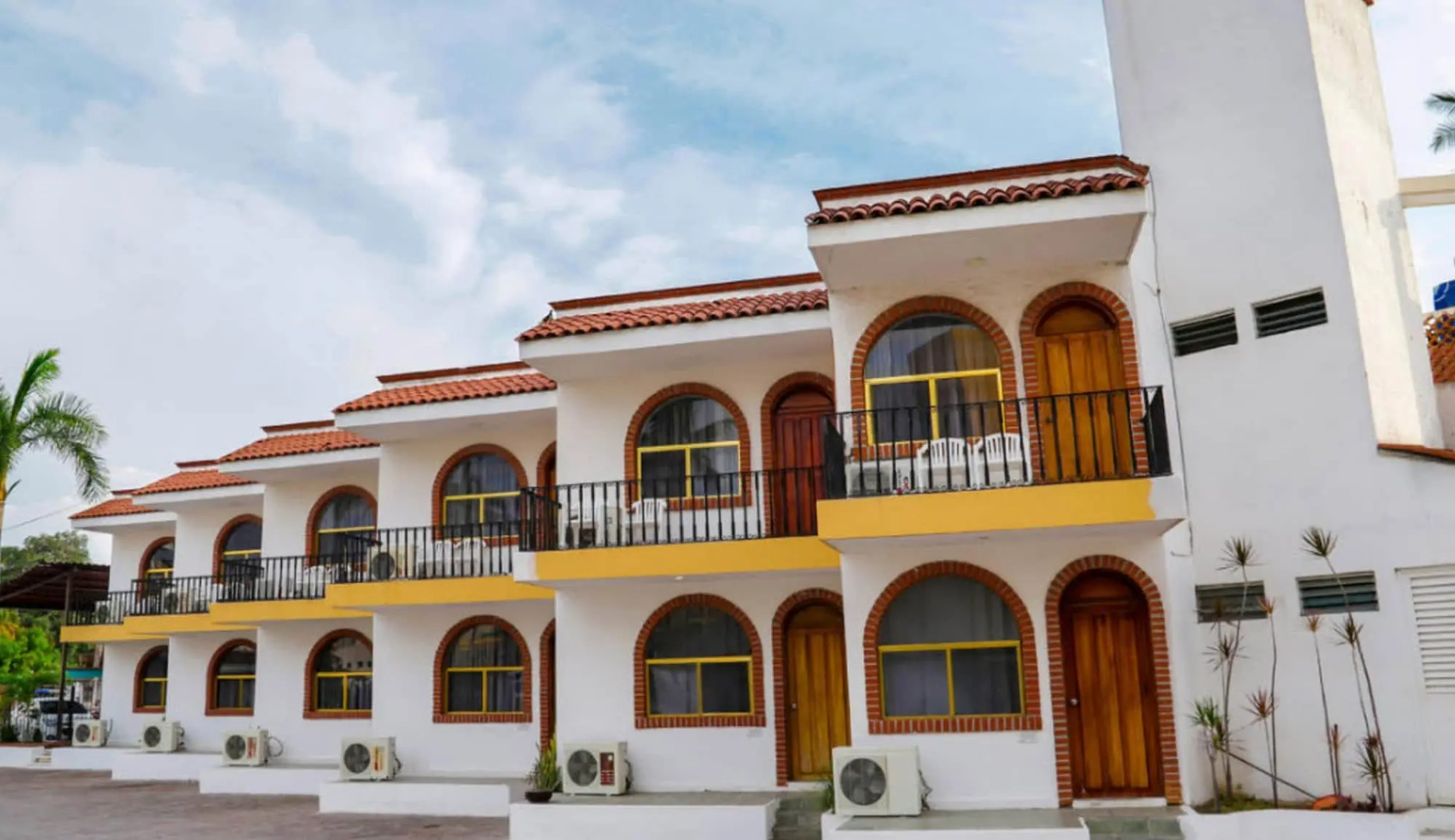 Costa Alegre Hotel & Suites