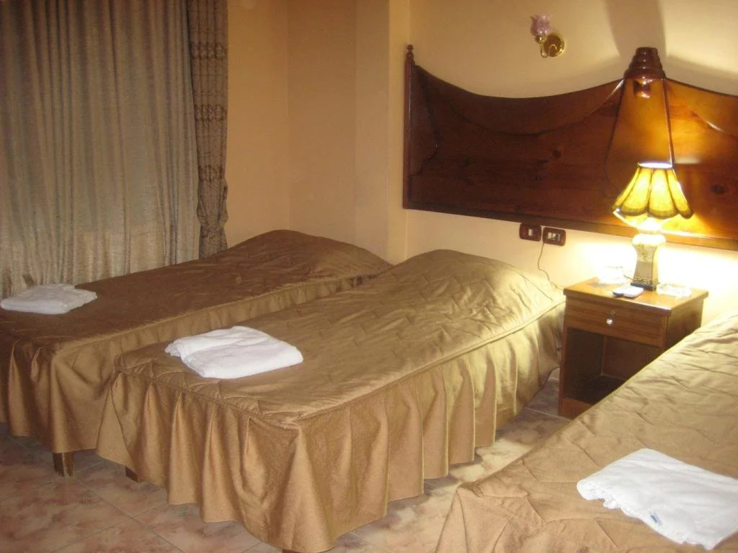 Al Anbat Midtown Hotel