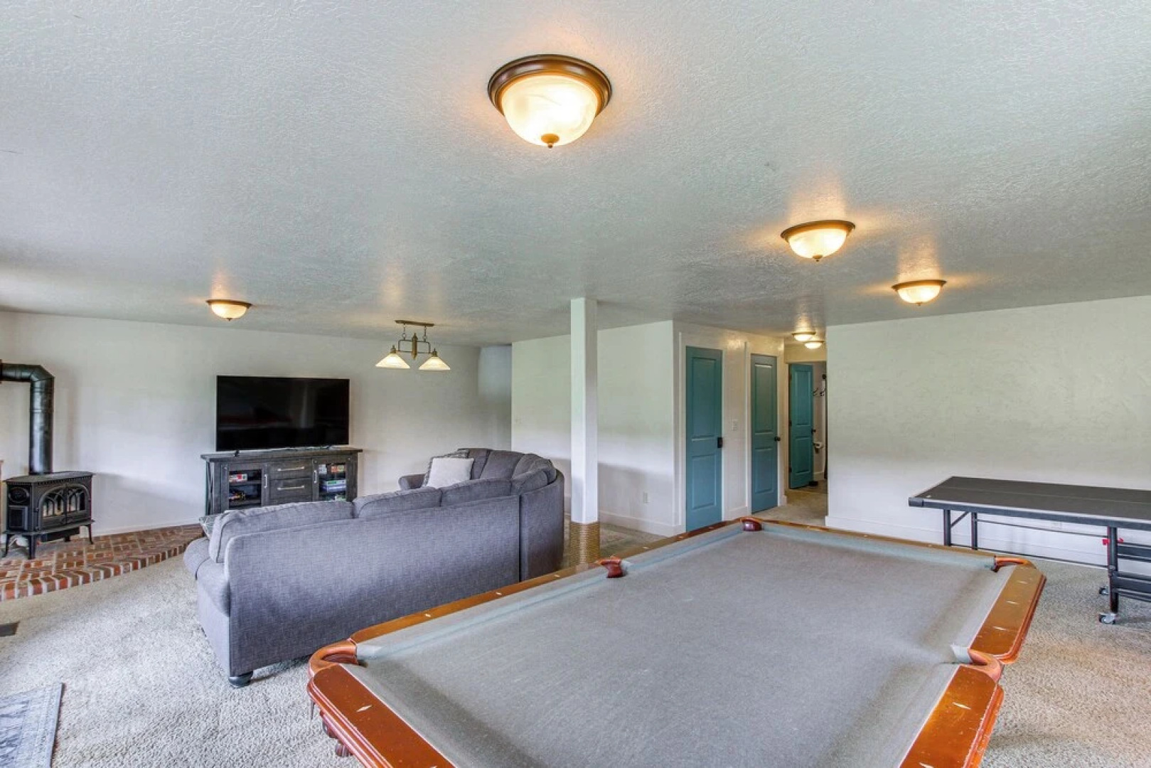 Massive Cabin w/ Game Room, 1 Mi to Bear Lake