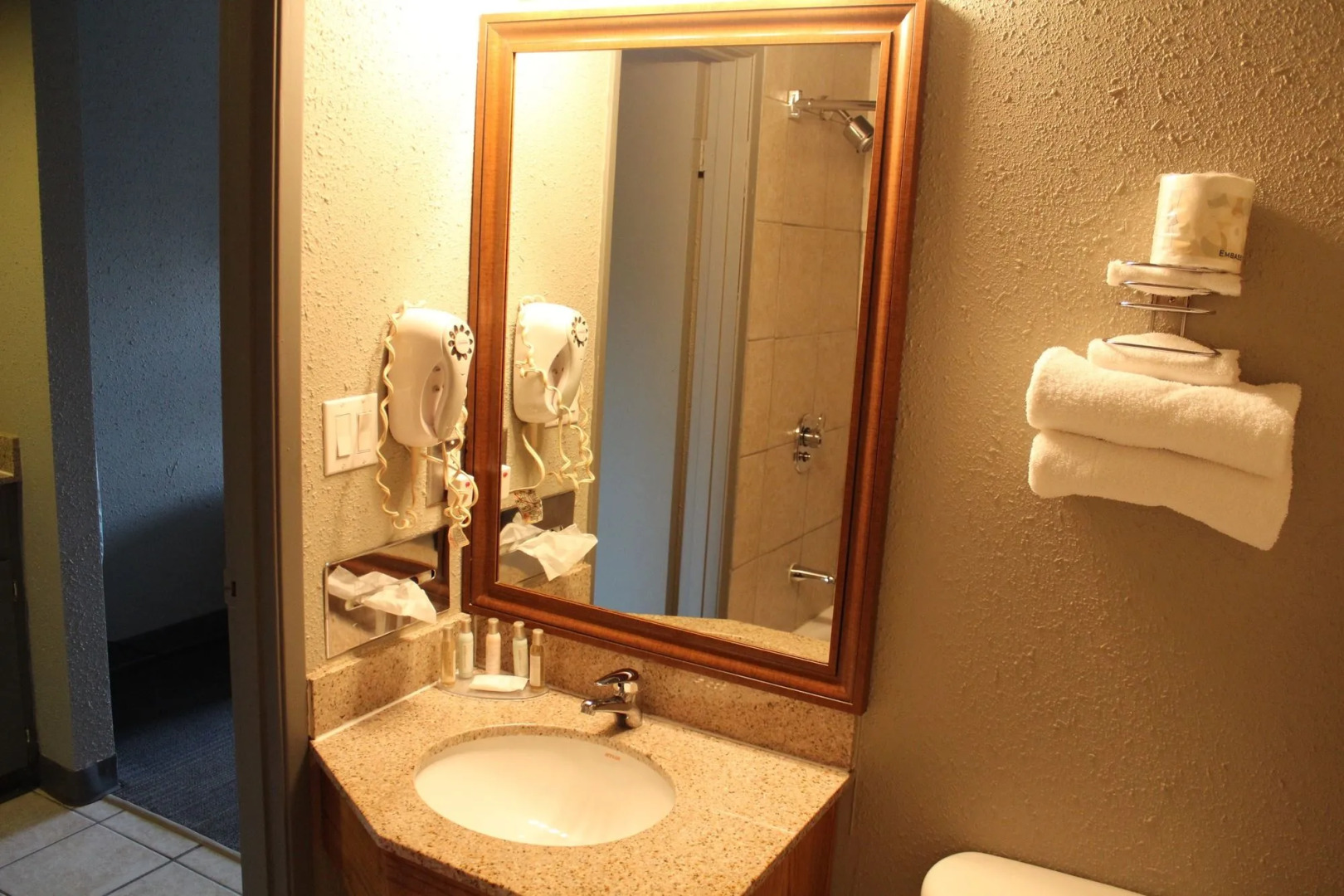 Travelodge by Wyndham Edmonton Airport