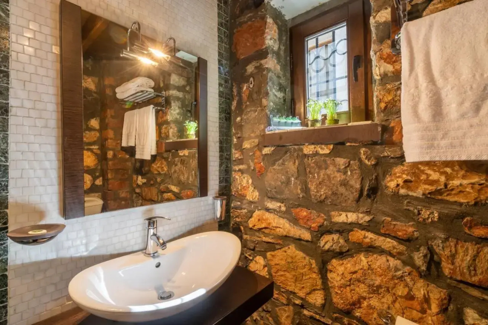 Rouga Mountain Boutique Suites & Spa