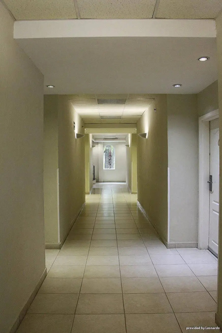 Отель Bazarell Inn