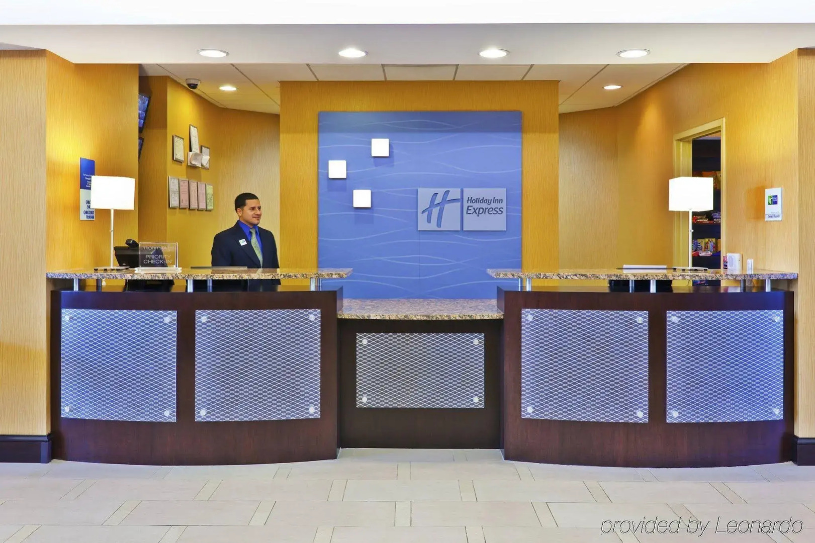 Holiday Inn Express Hotel and Suites Nashville-Opryland by IHG