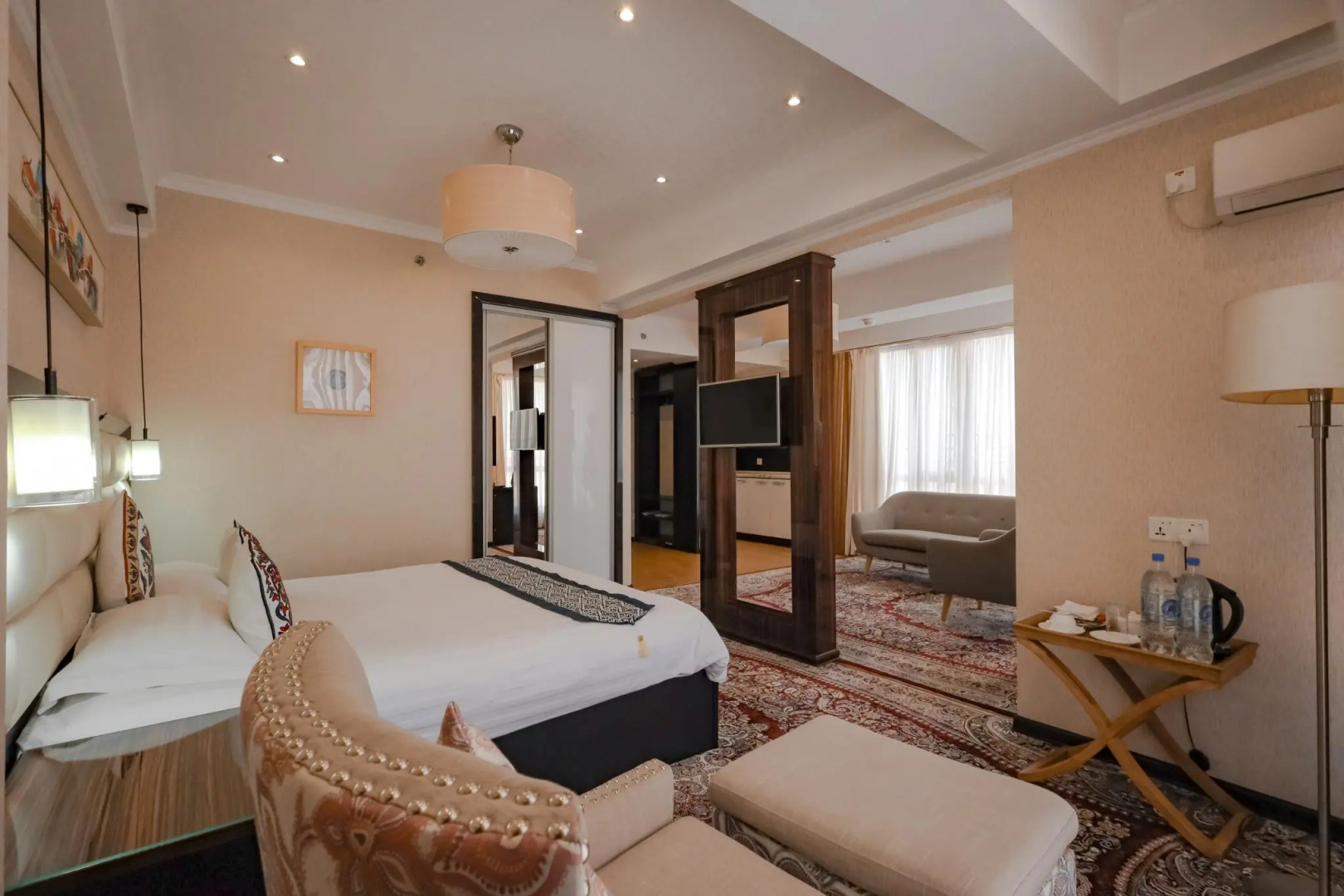 Отель Атлас