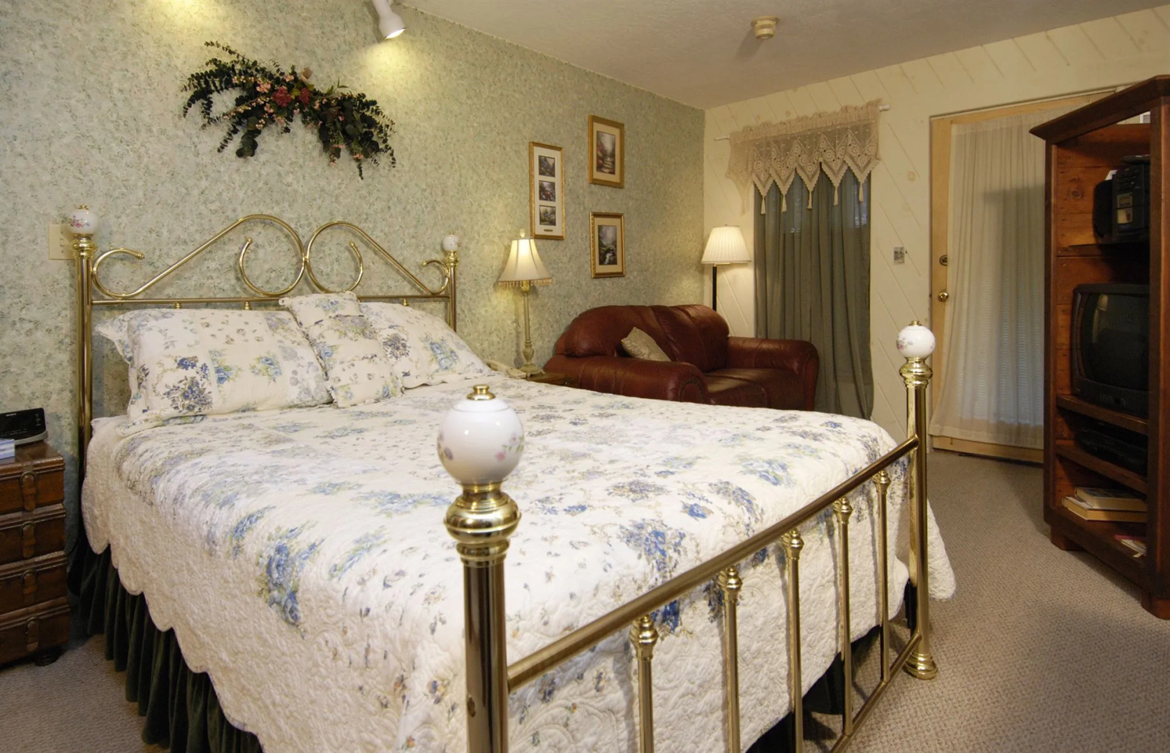 Wrens Nest Village Inn