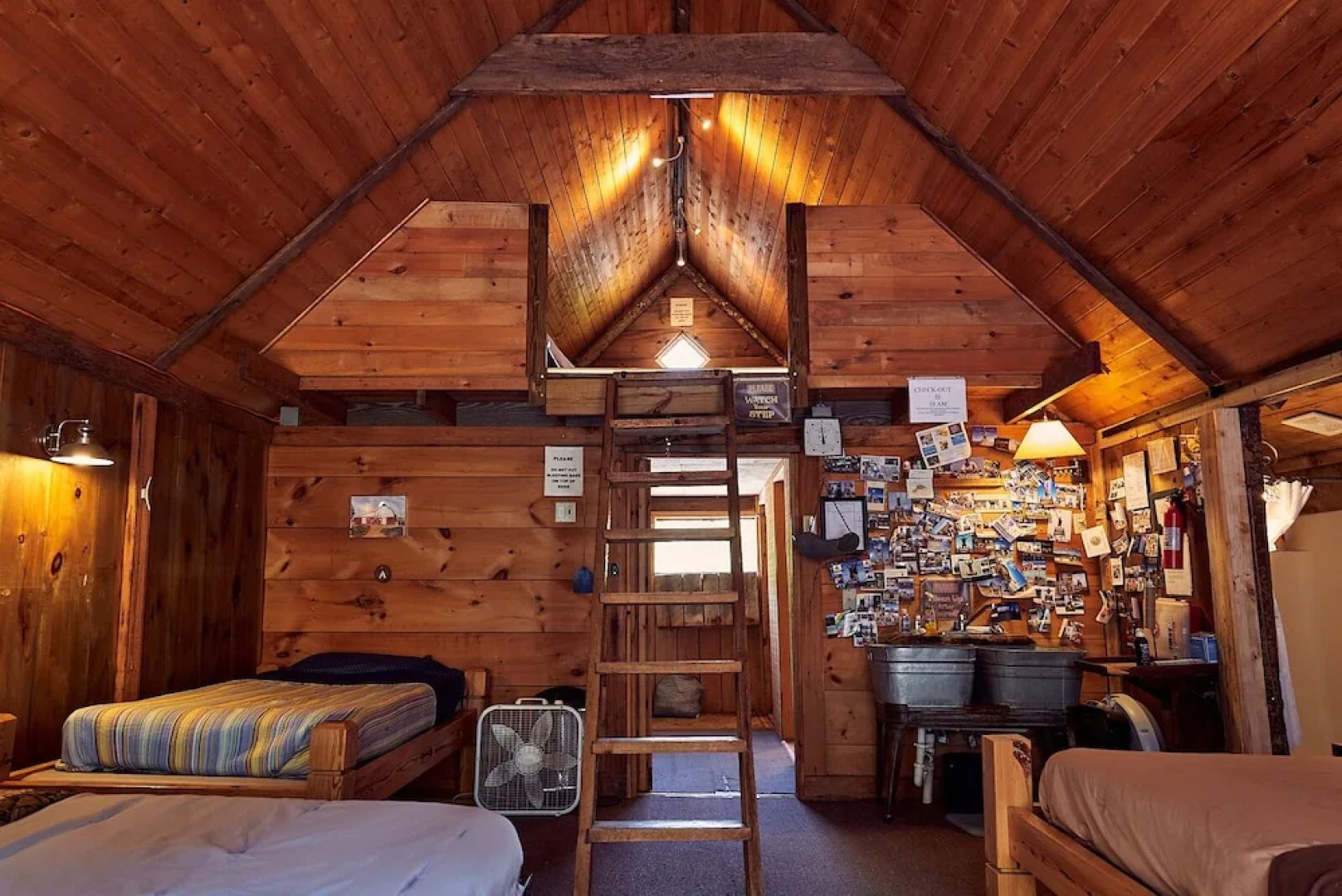 Mountain Harbour B&B and Hiker Hostel