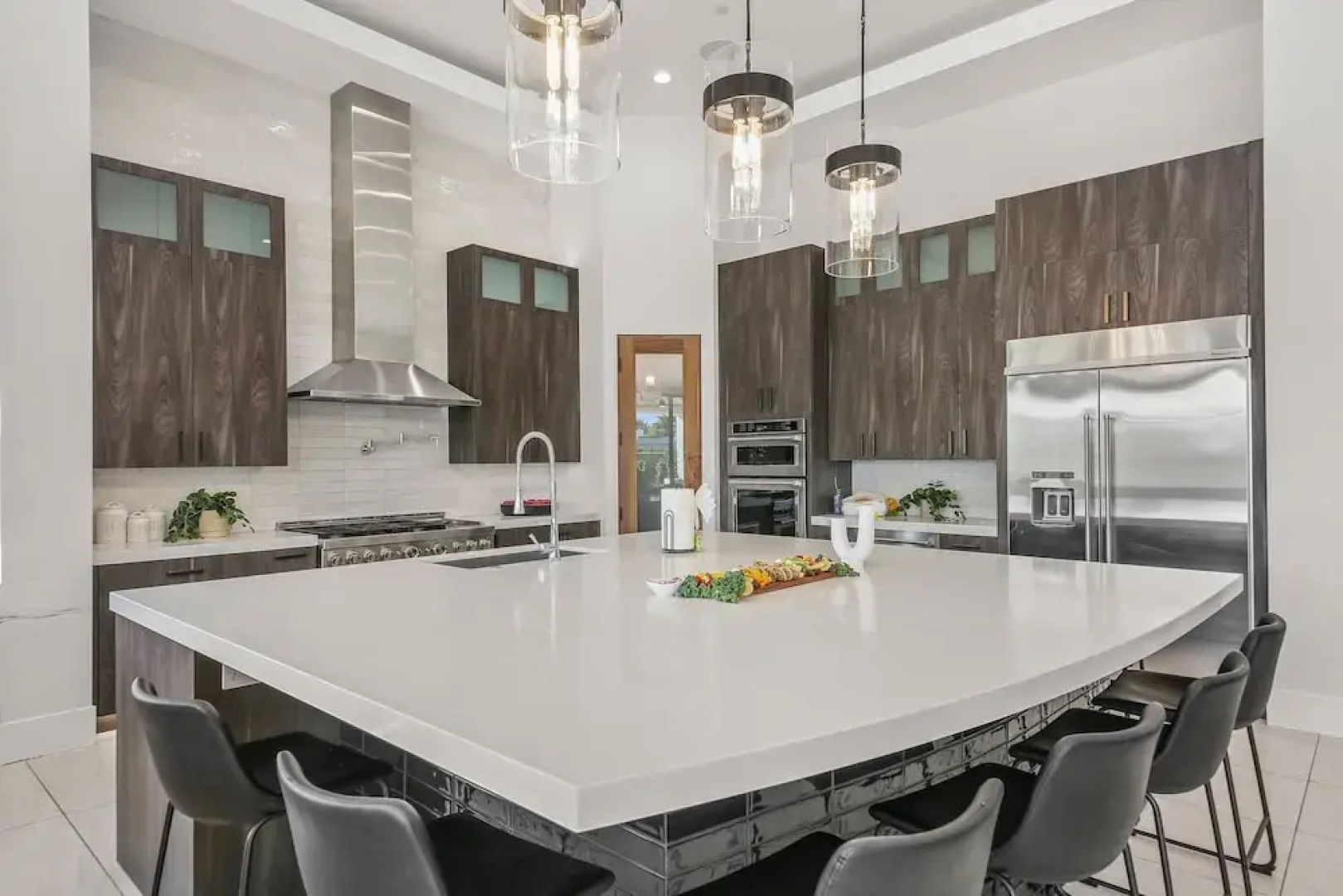 Palm Villa- Luxury 7 Bed, Pickleball, Volleyball, Golf