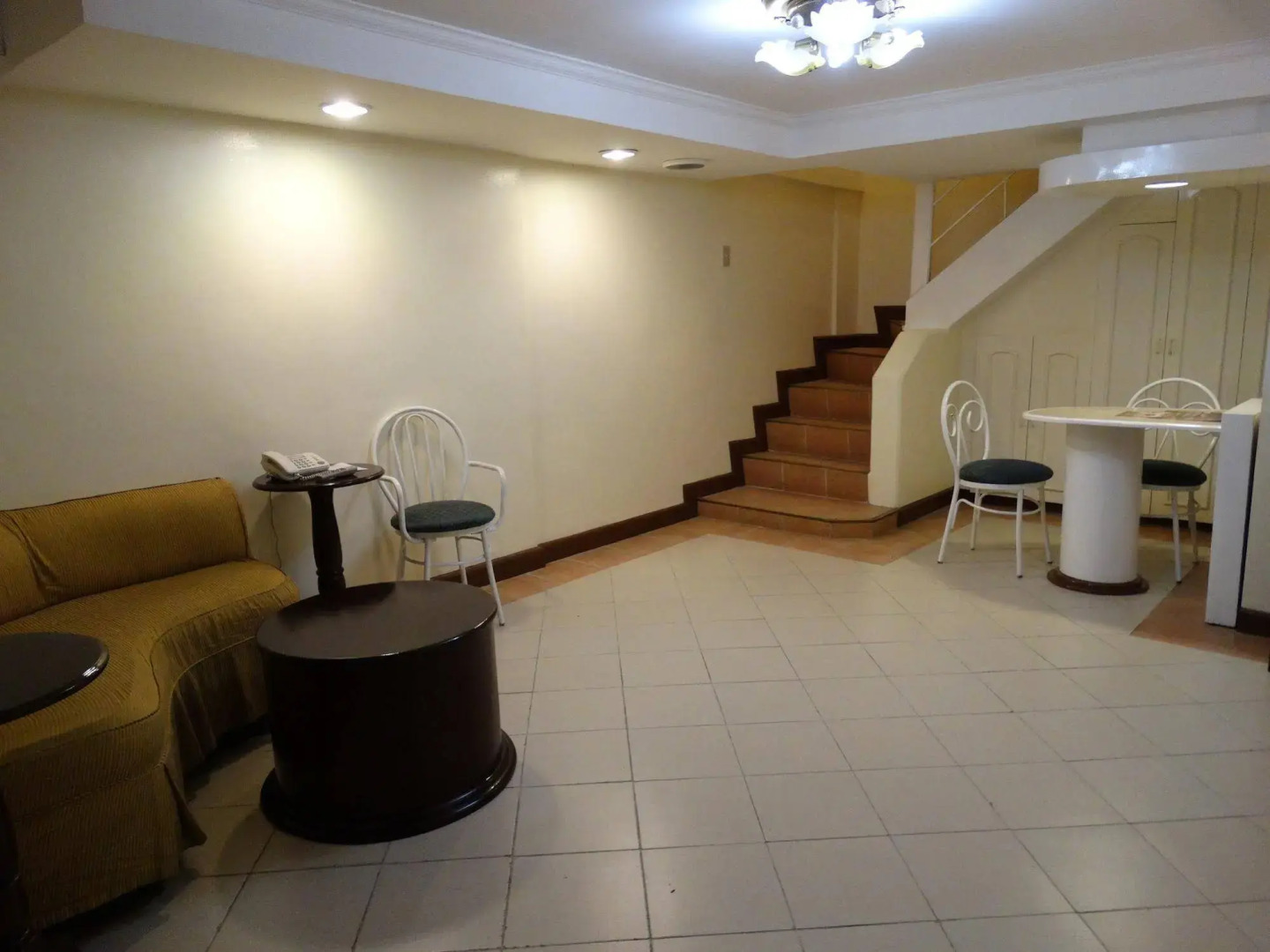 Cherry Blossoms Hotel