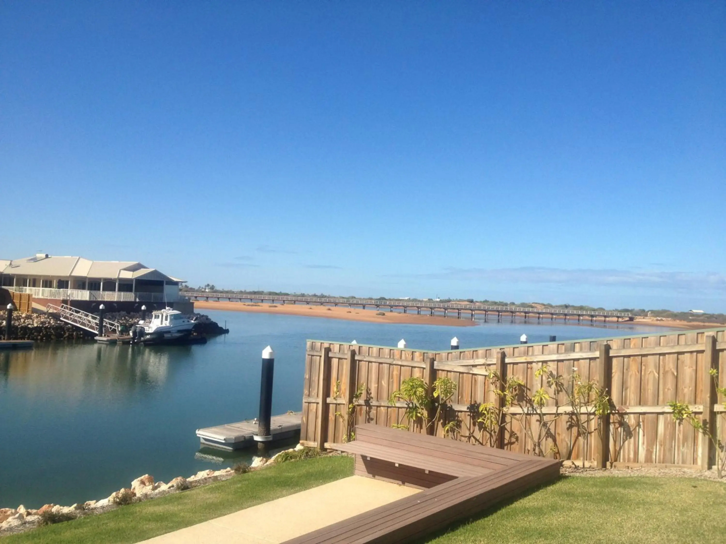 The Carnarvon Luxury Canal Home