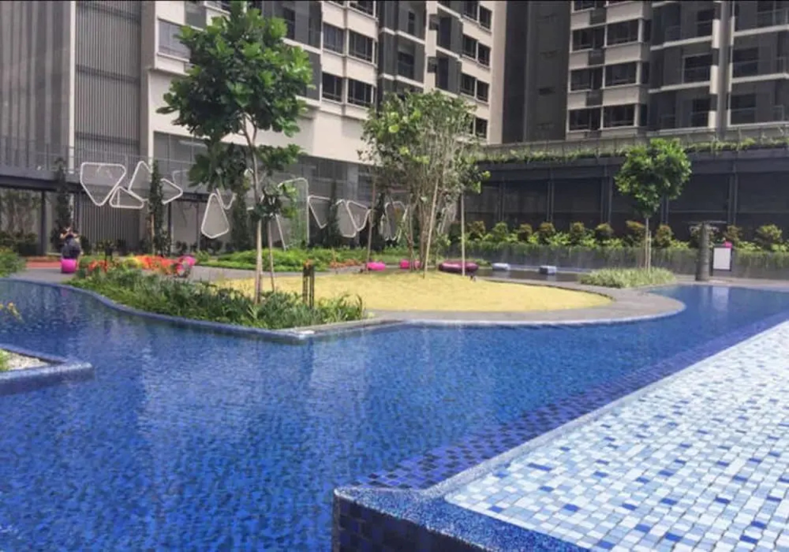 M Premium Petalz Residence