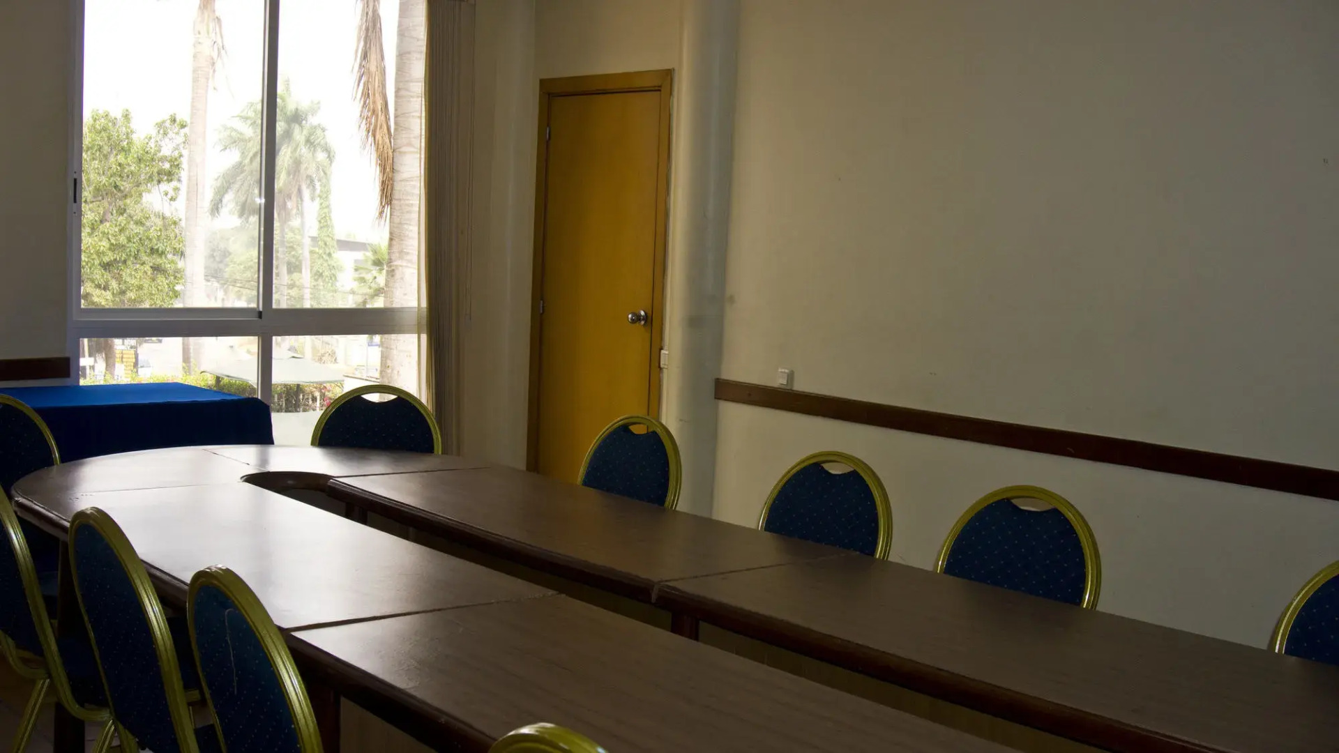 Crown Apartamento Hotel