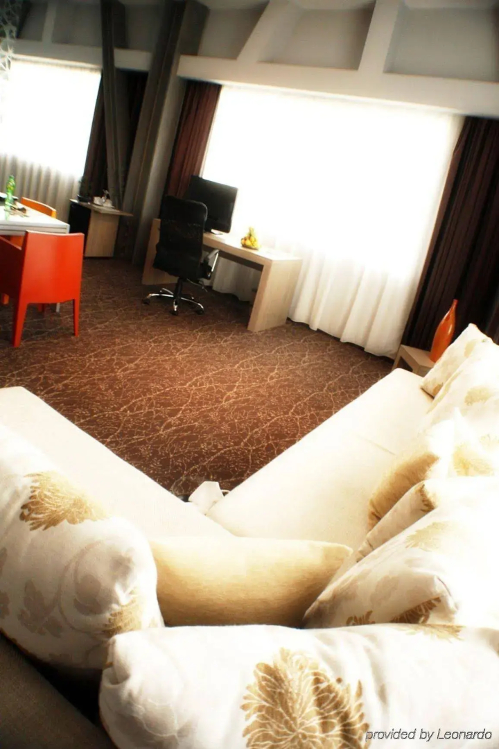 West City Hotel