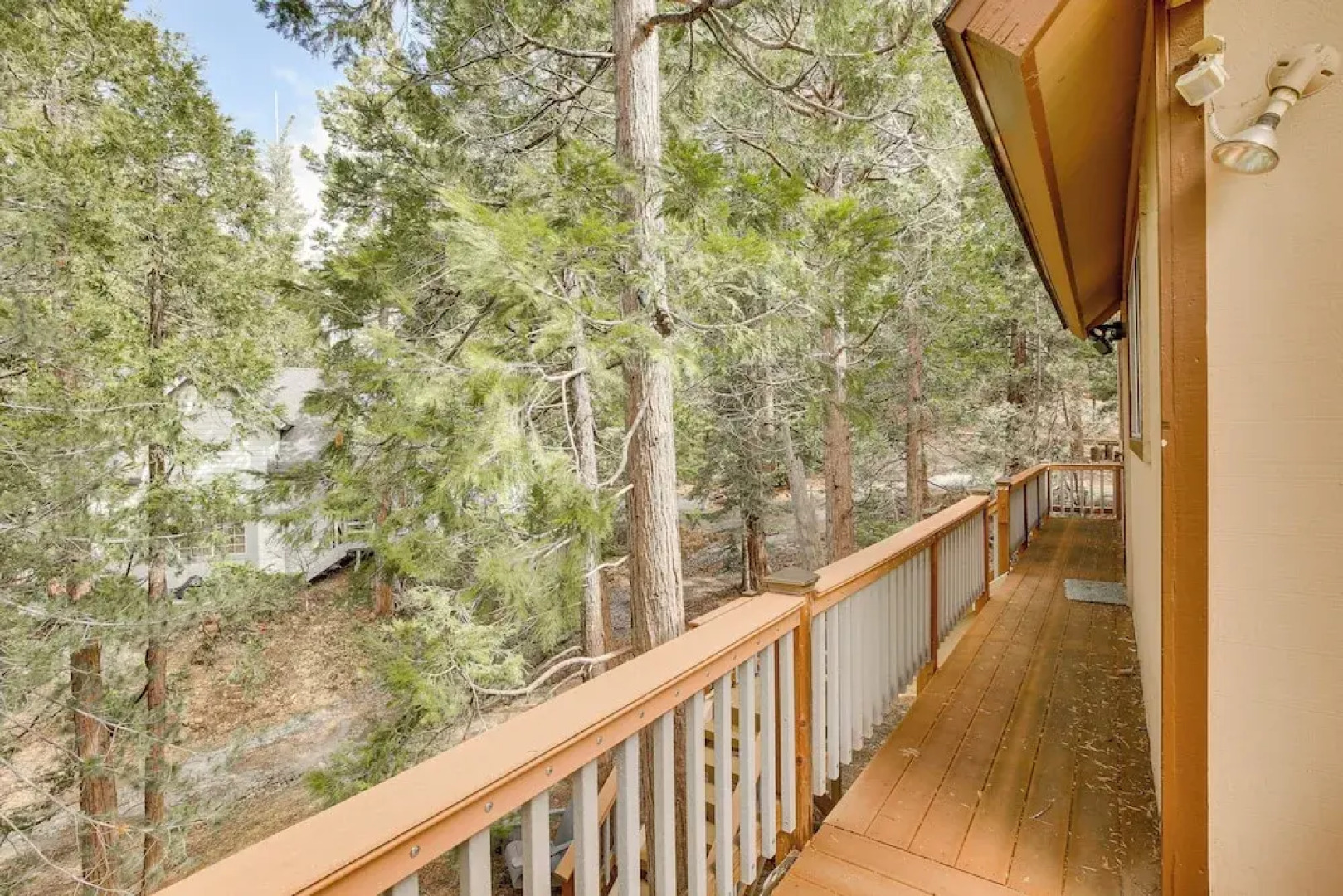 Woodsy Lake Arrowhead Cabin w/ Fire Pit Table