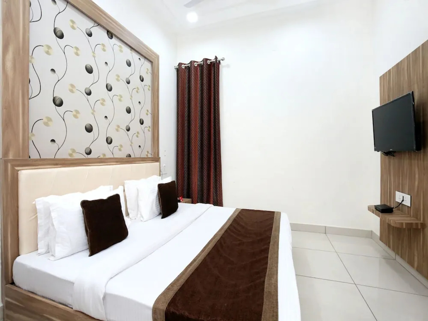 OYO 11882 Hotel Krishna