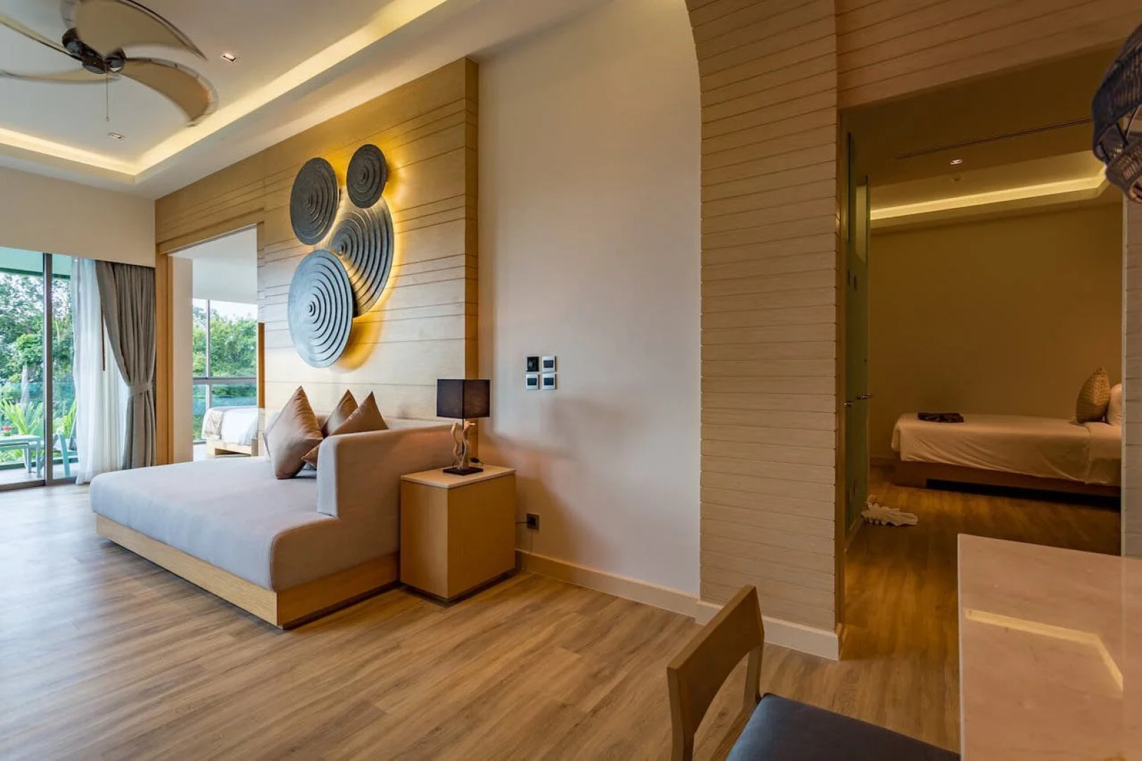 Crest Resort & Pool Villas