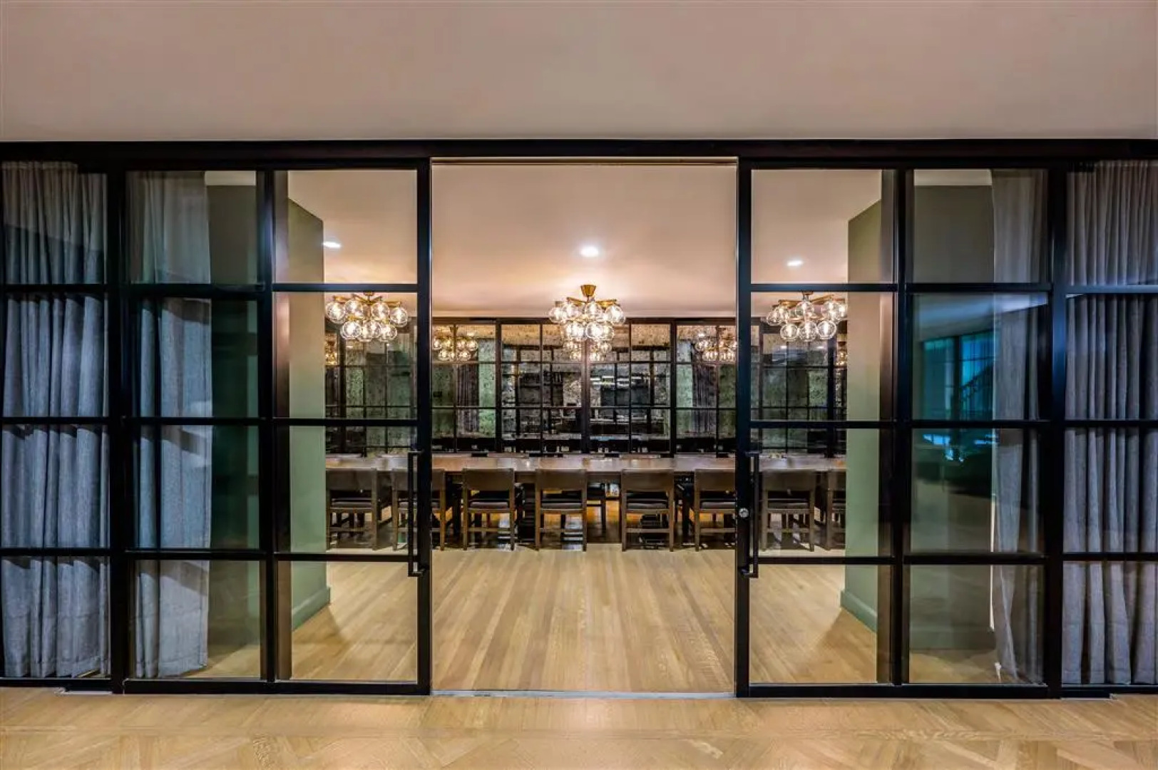 Hotel Fort Des Moines, Curio Collection by Hilton