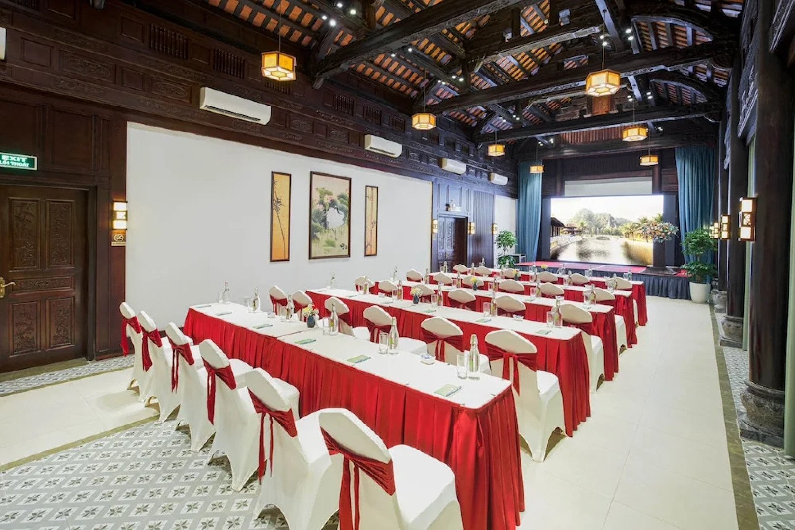 Emeralda Resort Tam Coc