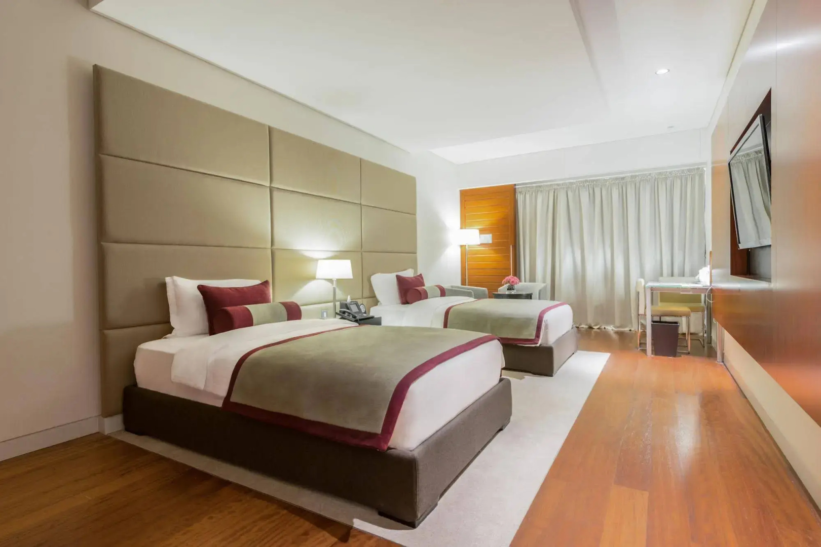Oryx Airport Hotel