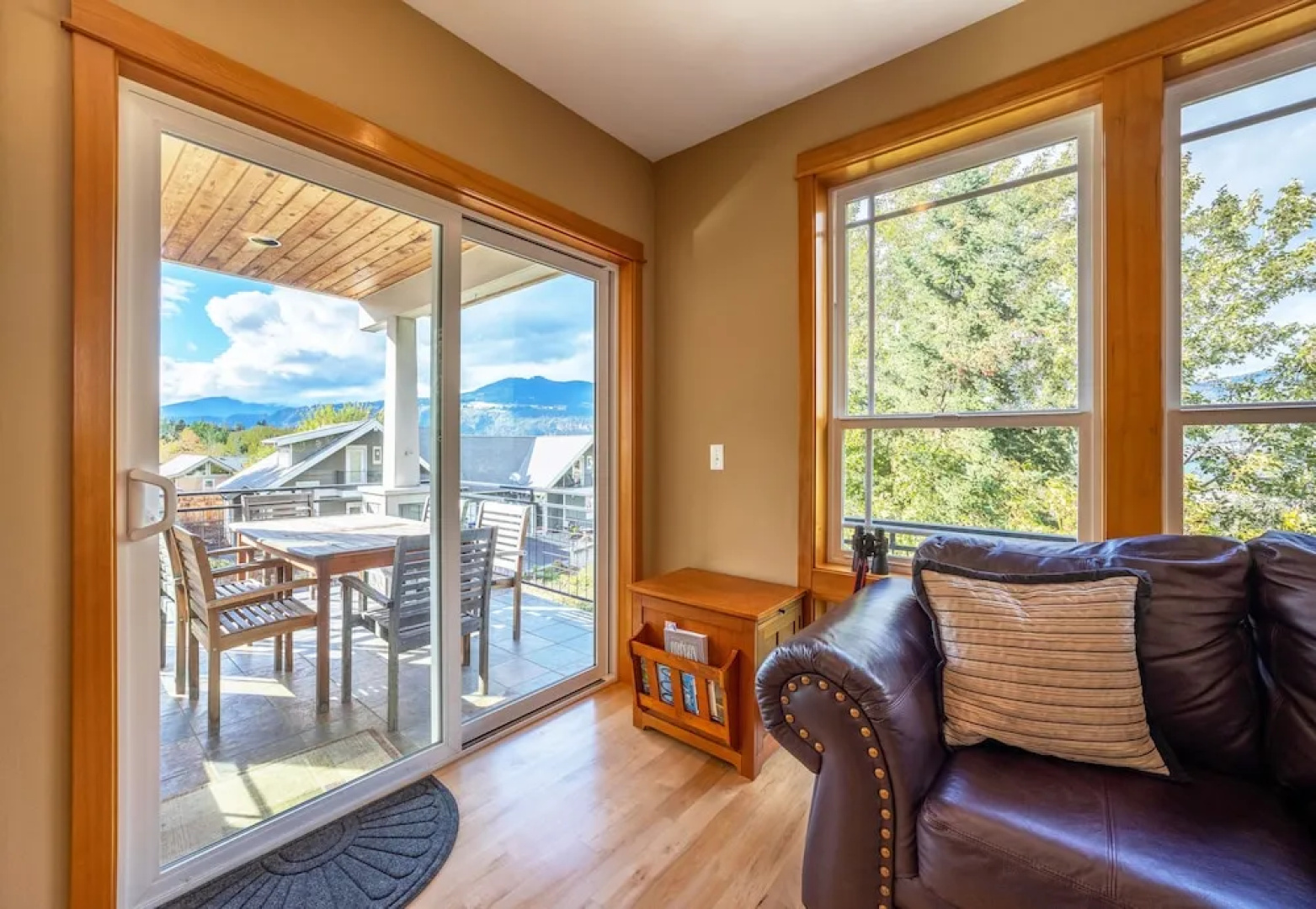 River Watch Getaway 3 Bedroom Townhouse by RedAwning