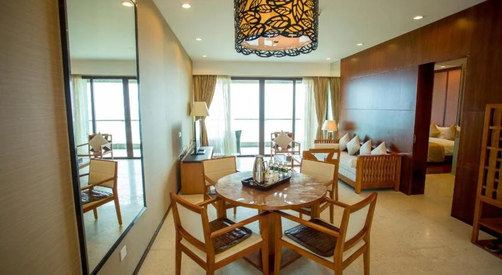Ocean Holiday Hotel