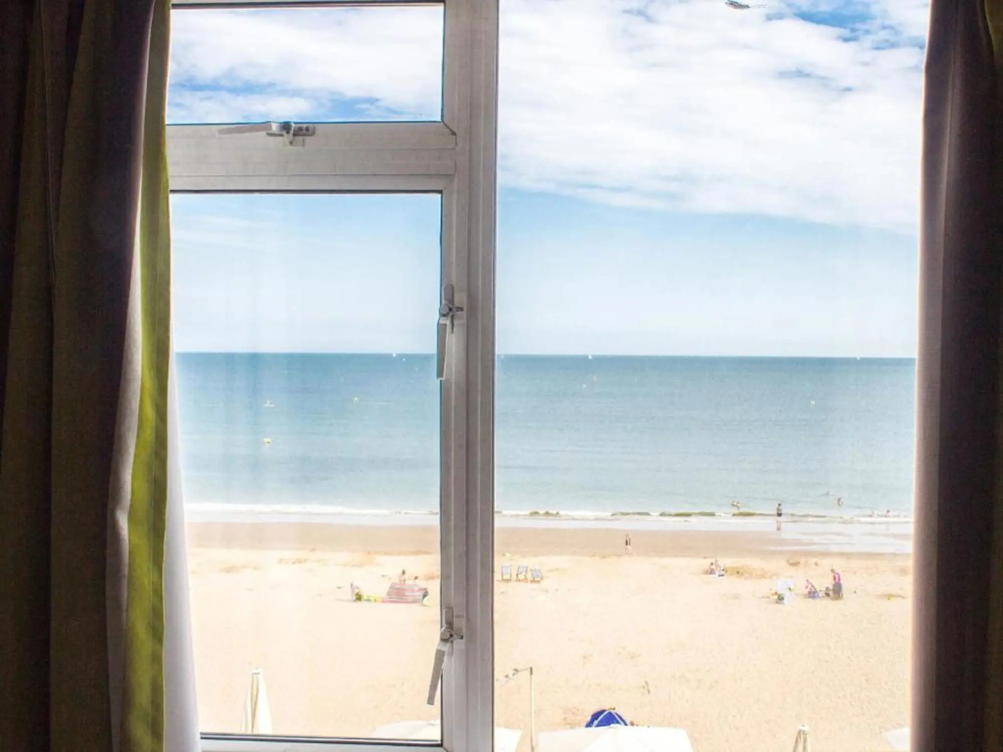 Sandbanks Hotel