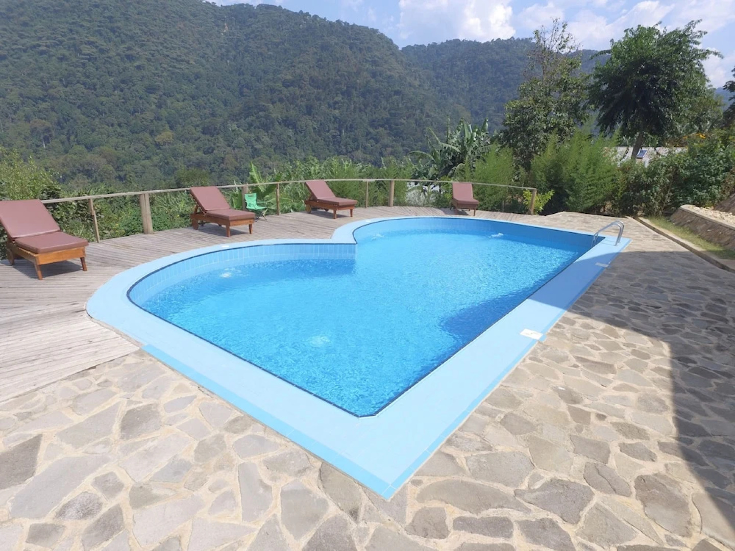 Trackers Safari Lodge Bwindi