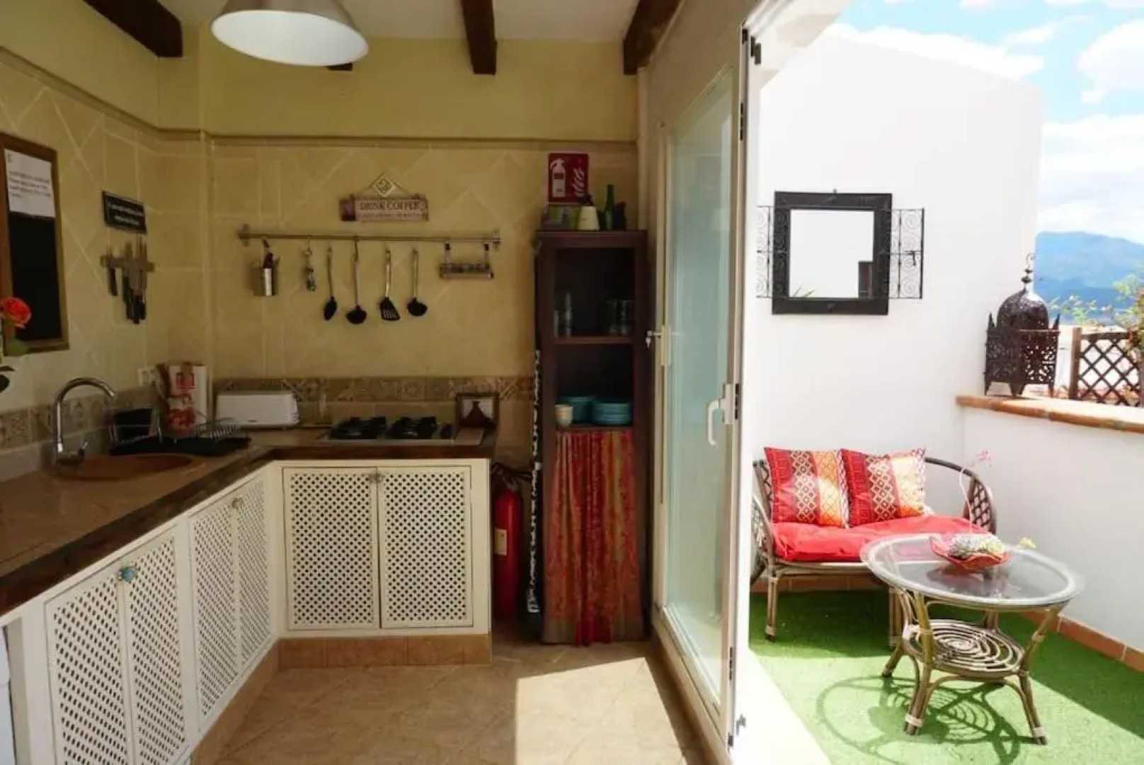 Eagles Nest - Massive townhouse with Pool with outstanding views