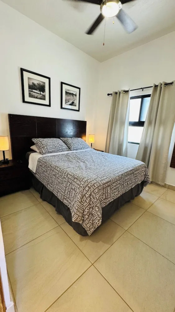 Renovated 1 Bdrm Guest House -walk to Everything -bikes -gym - Pickleball Court