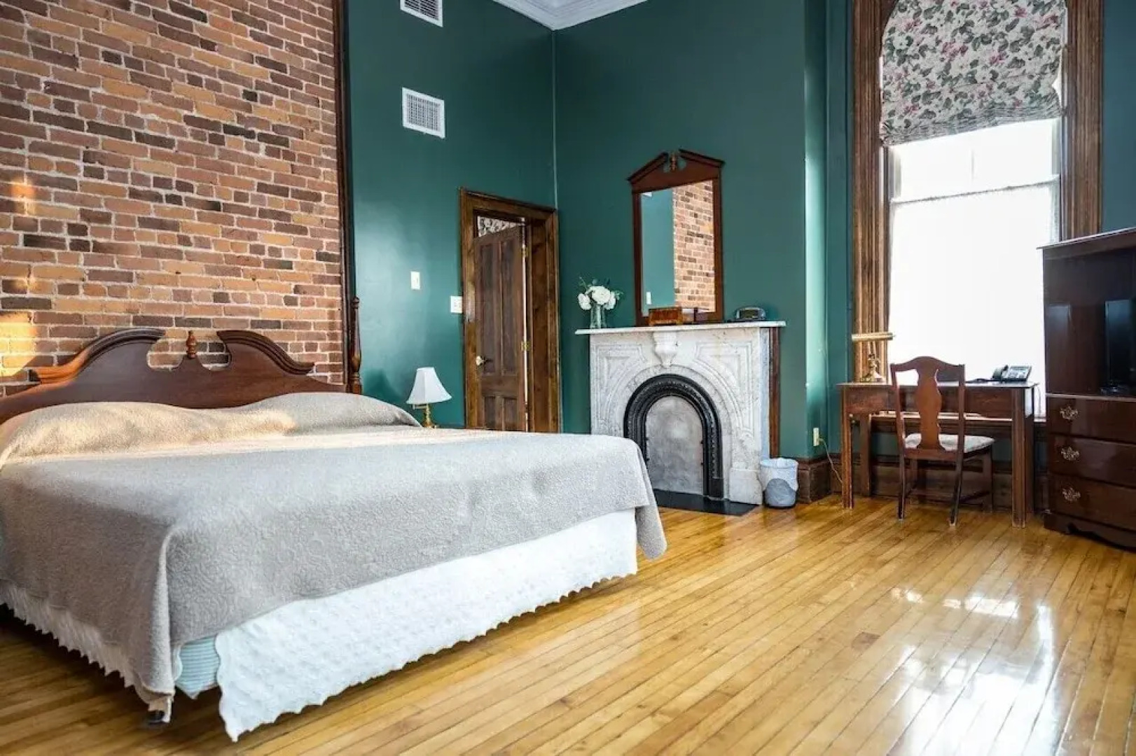 The Customs House Inn