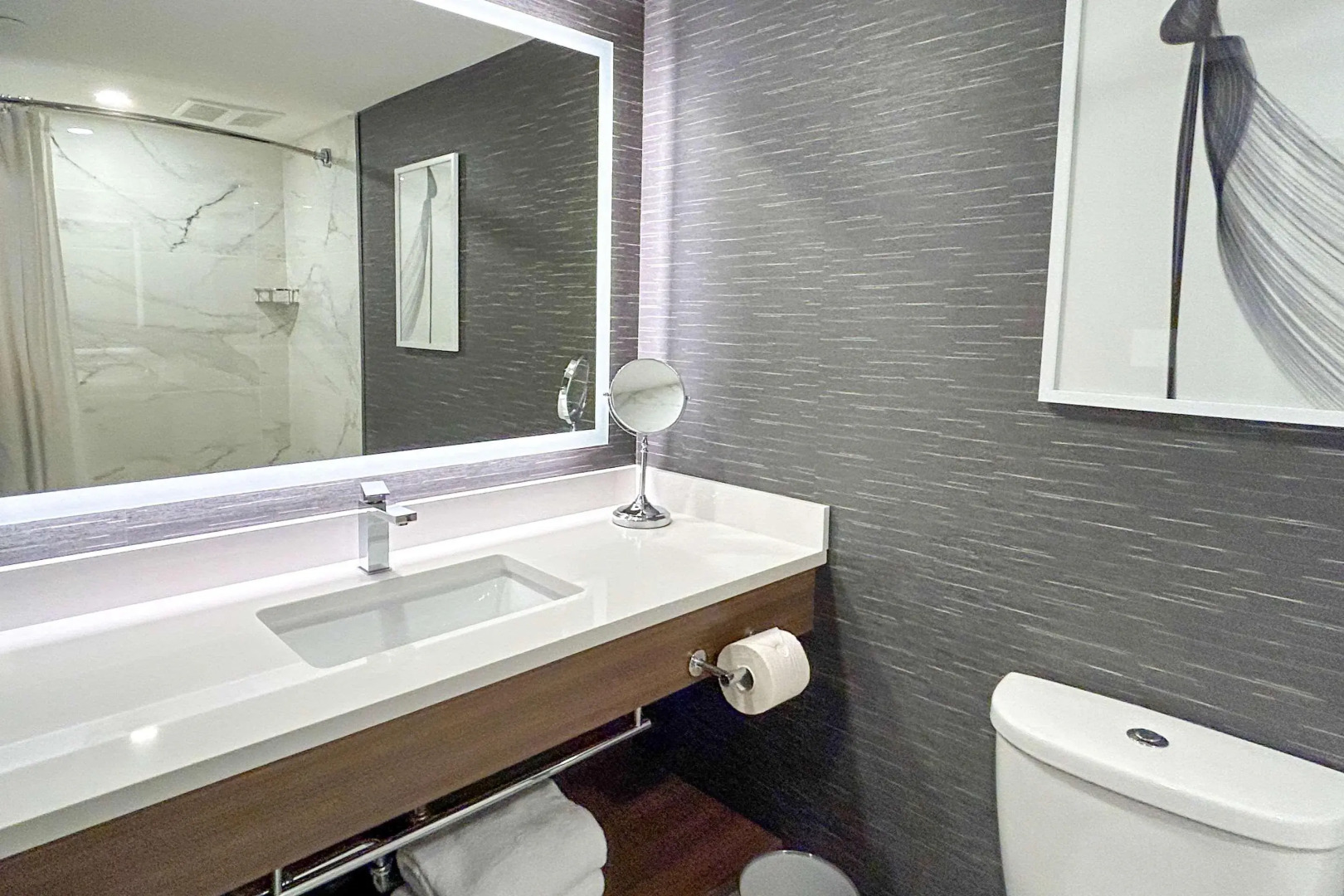 Radisson Blu Vancouver Airport Hotel & Marina