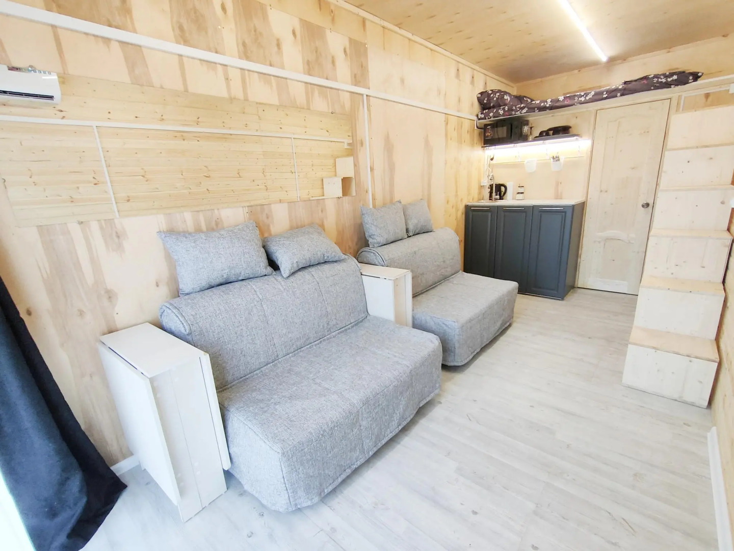 Domove (Домов) на улице Адмирала Крюйса