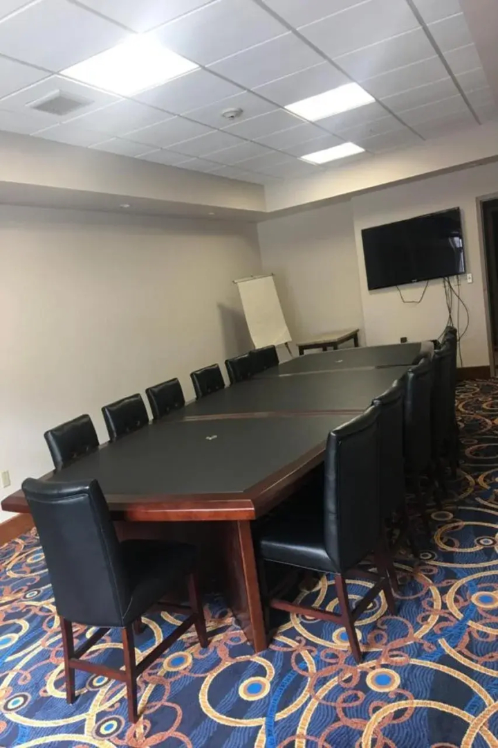 Days Inn & Suites by Wyndham Fort Saskatchewan