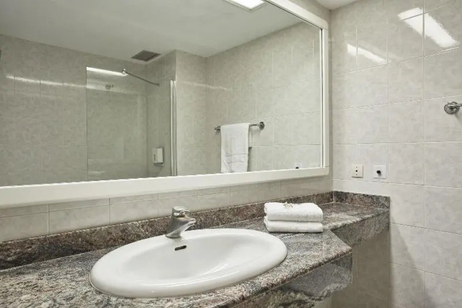 Epsilon Hotel Apartments