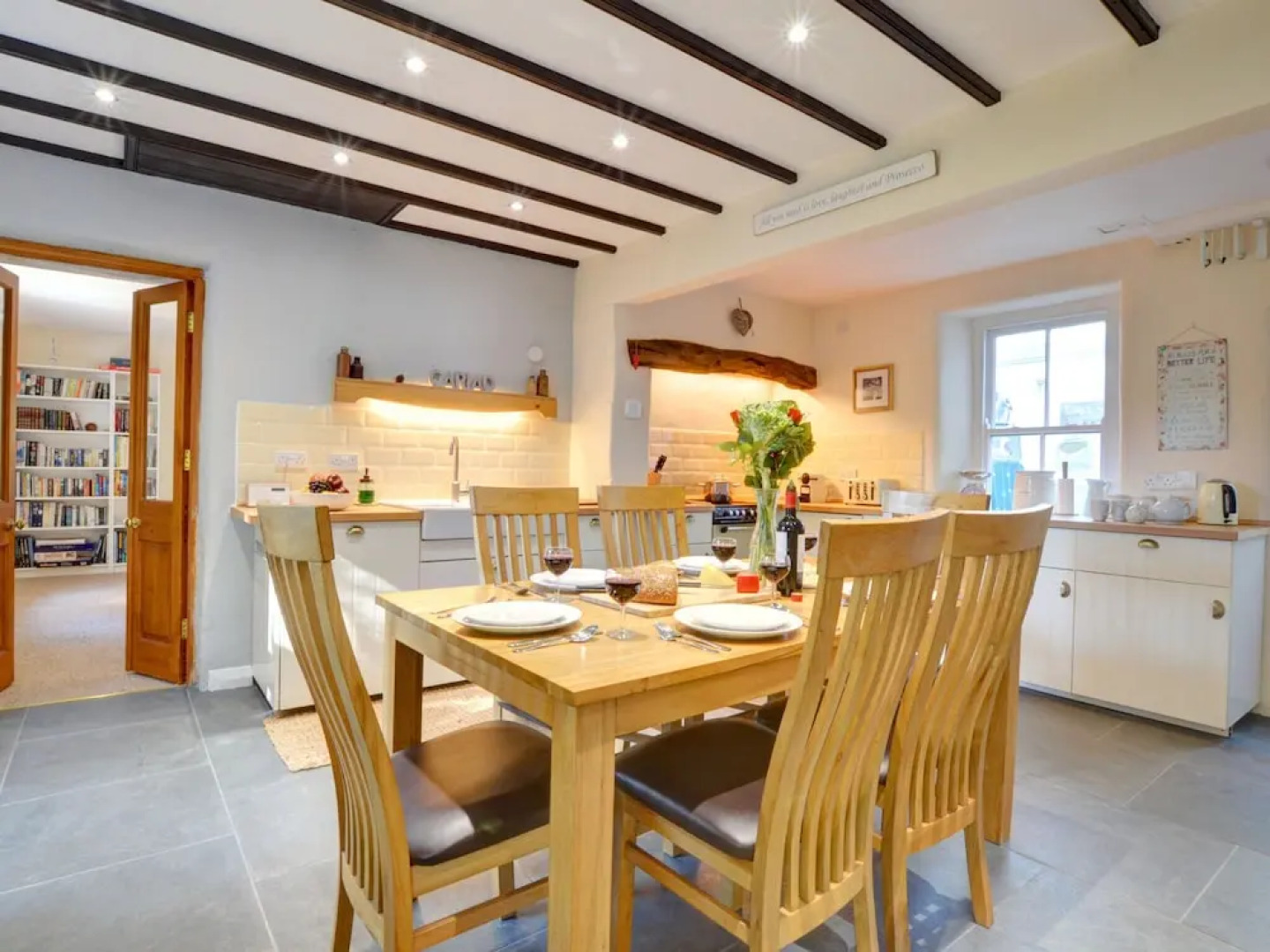 Restful Holiday Home in Glandwr near River