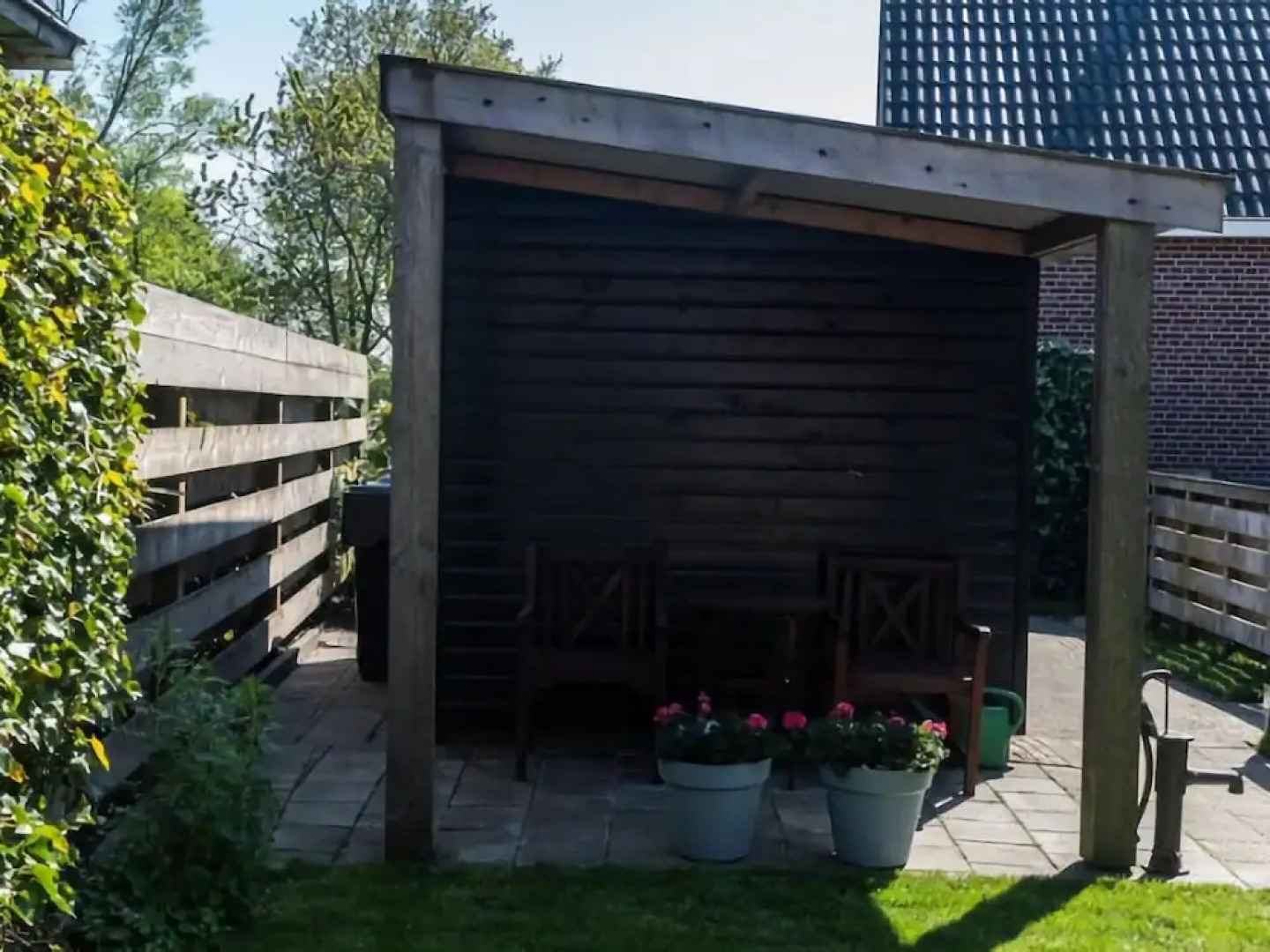 Modern Comforts of This Home in Paesens