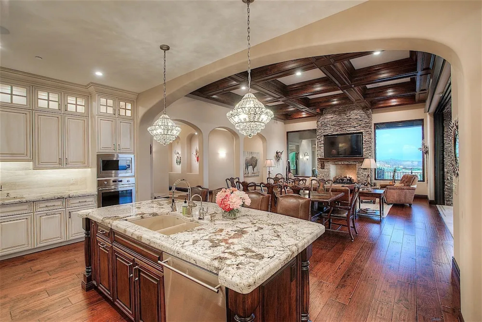 Palisades Estate 5 BR by Casago