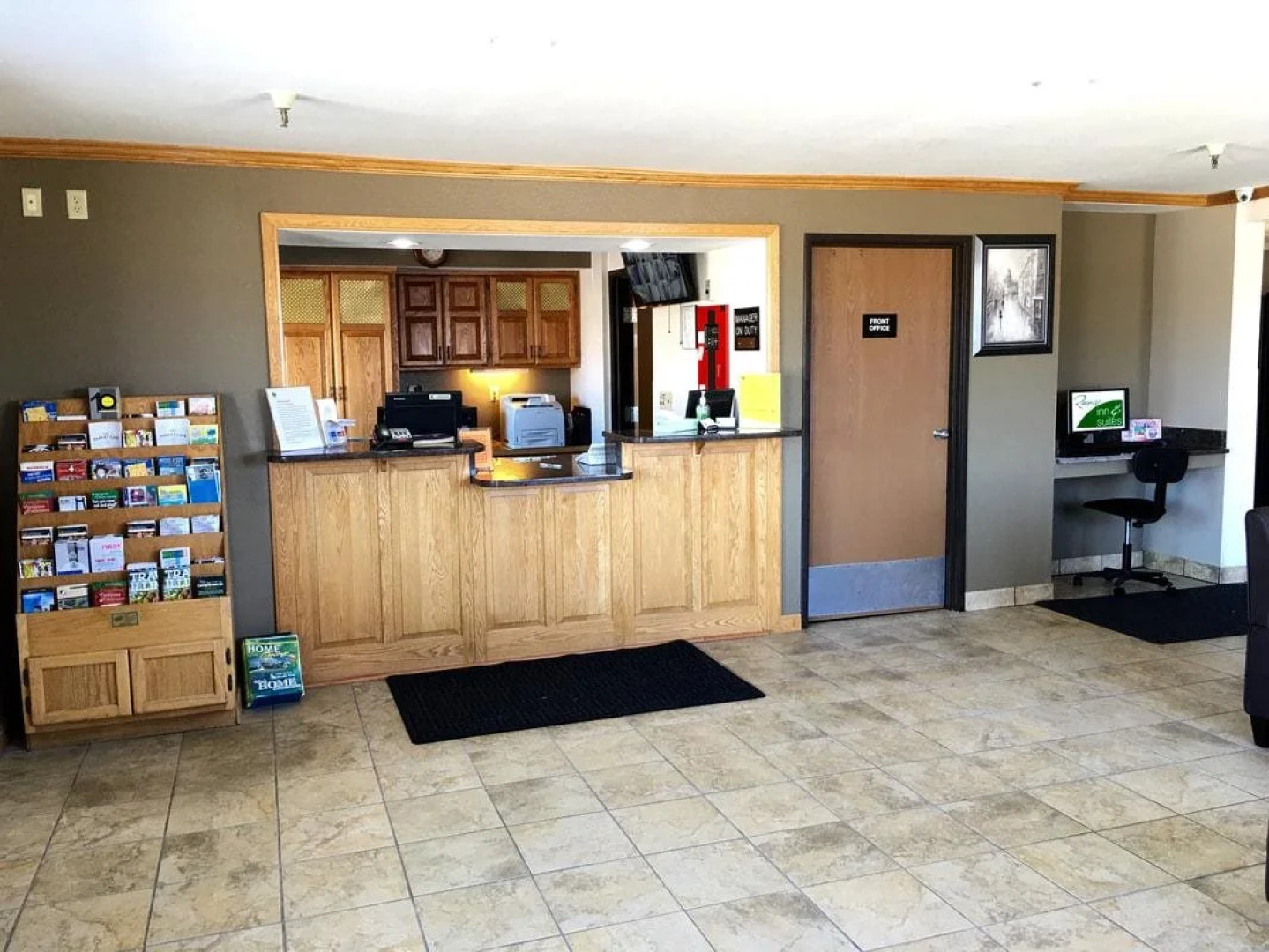 Quincy Inn and Suites