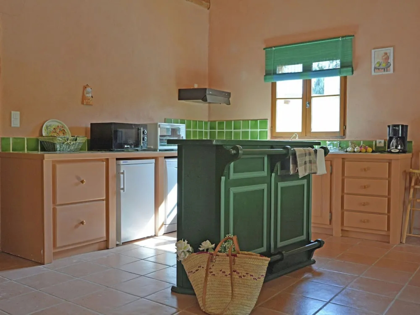Beautiful Villa in Flaux With Swimming Pool