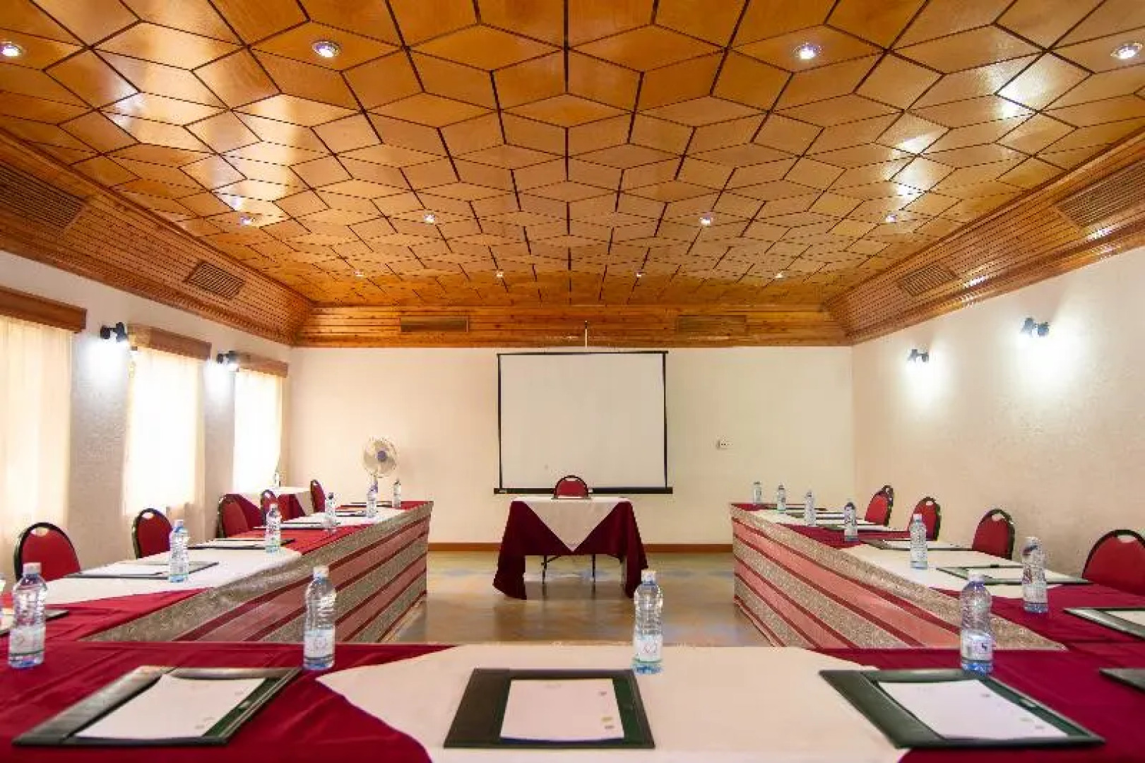 Jacaranda Lake Elementaita Lodge