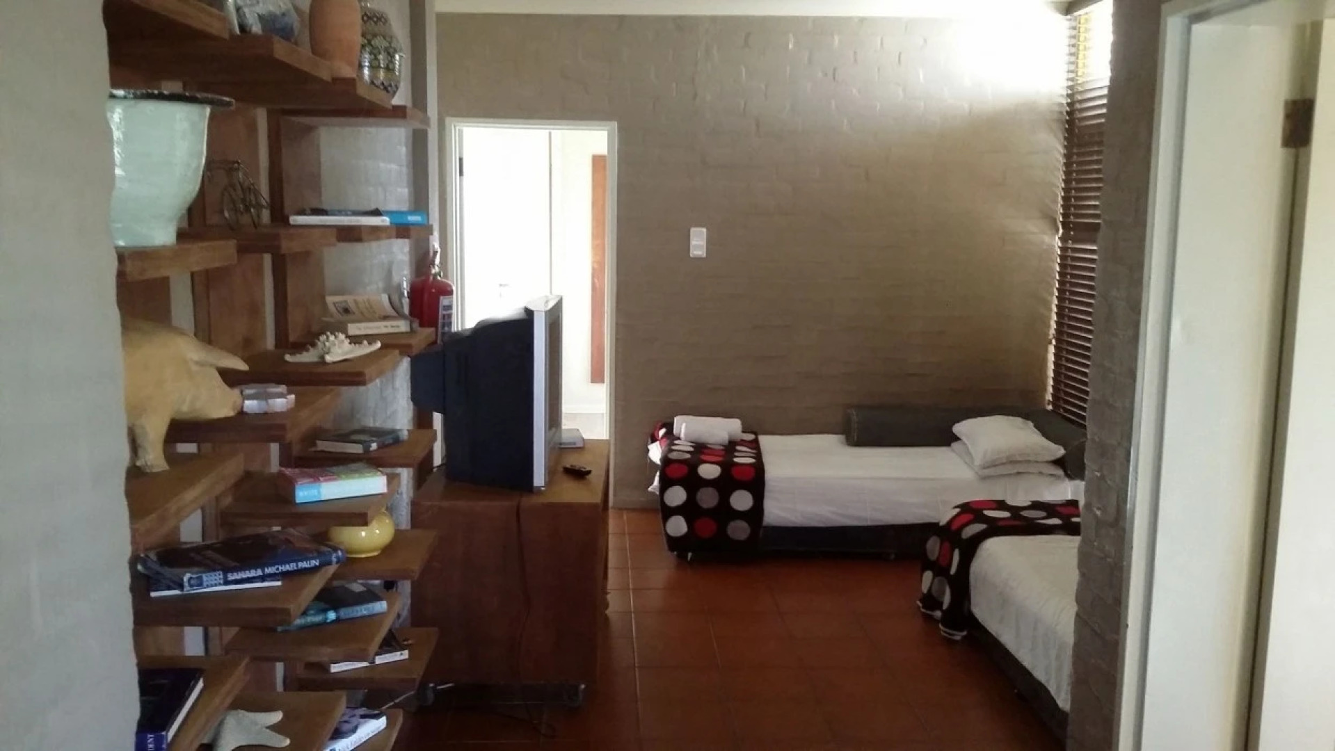 8 Thera 29 Self catering