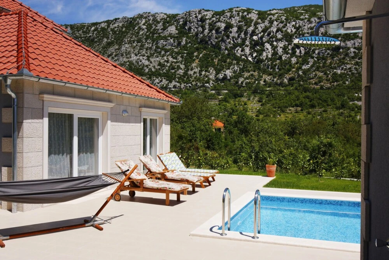 Villa Zupa in quiet part of Dalmatian Hinterland
