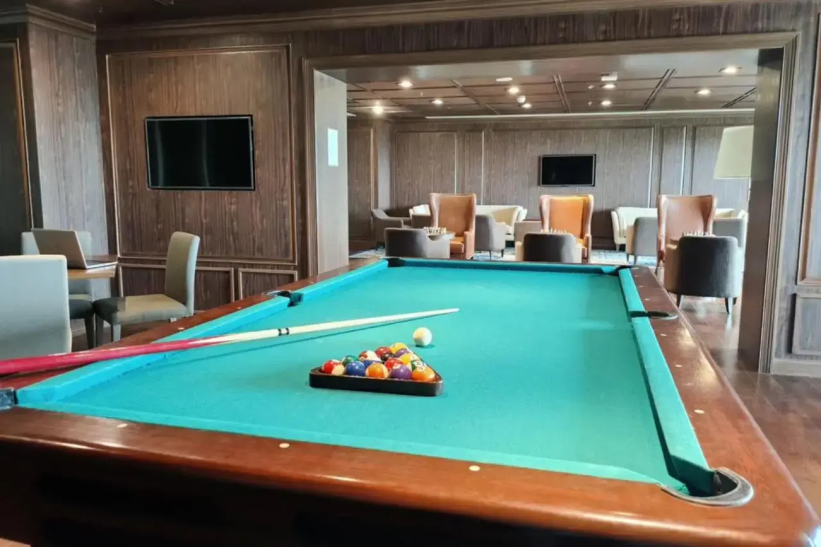 Scenic Tagaytay Getaway with Taal Views