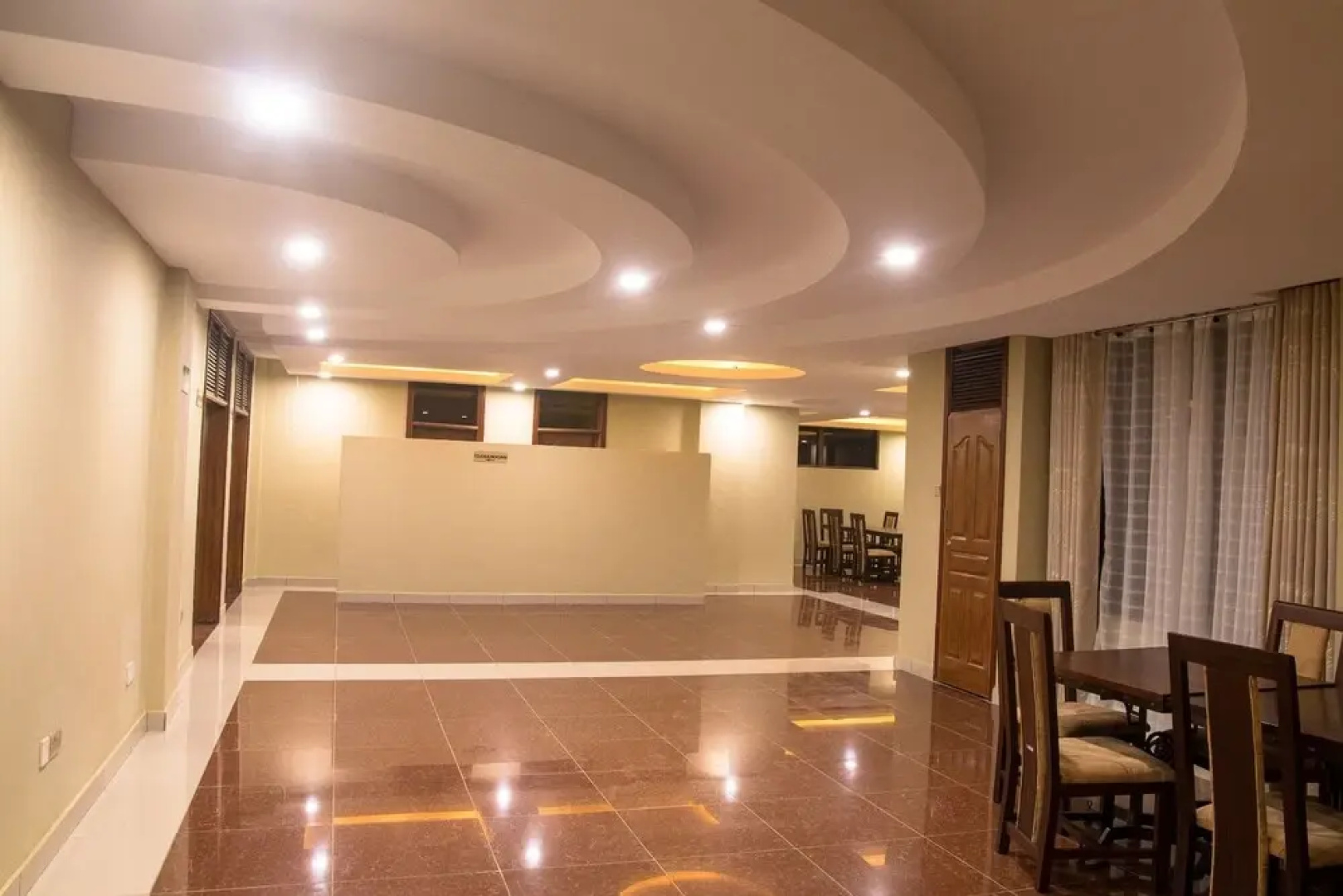 Maxland Hotel Juja