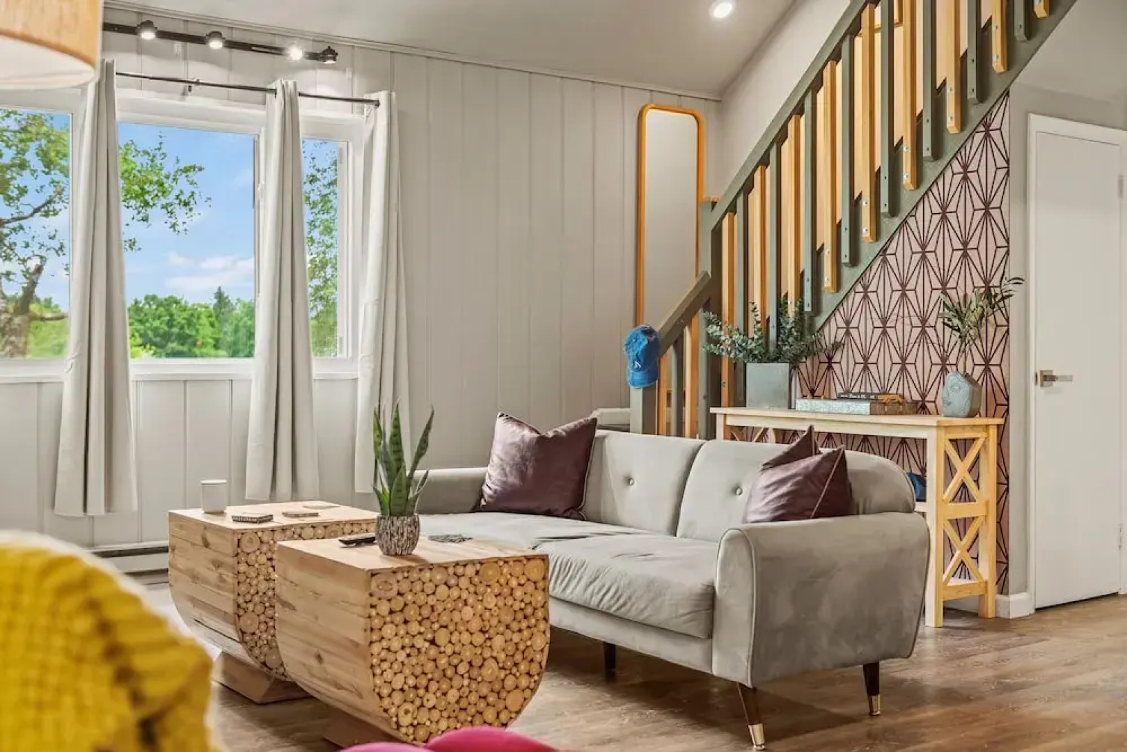 Inn the Poconos by Avantstay Private Lake Access Enclosed Hot Tub