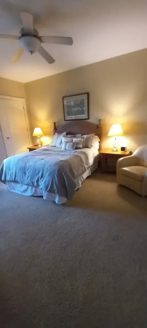 Unit 411a 1 Bd/ 1 Ba Condo 1 Bedroom Condo by RedAwning