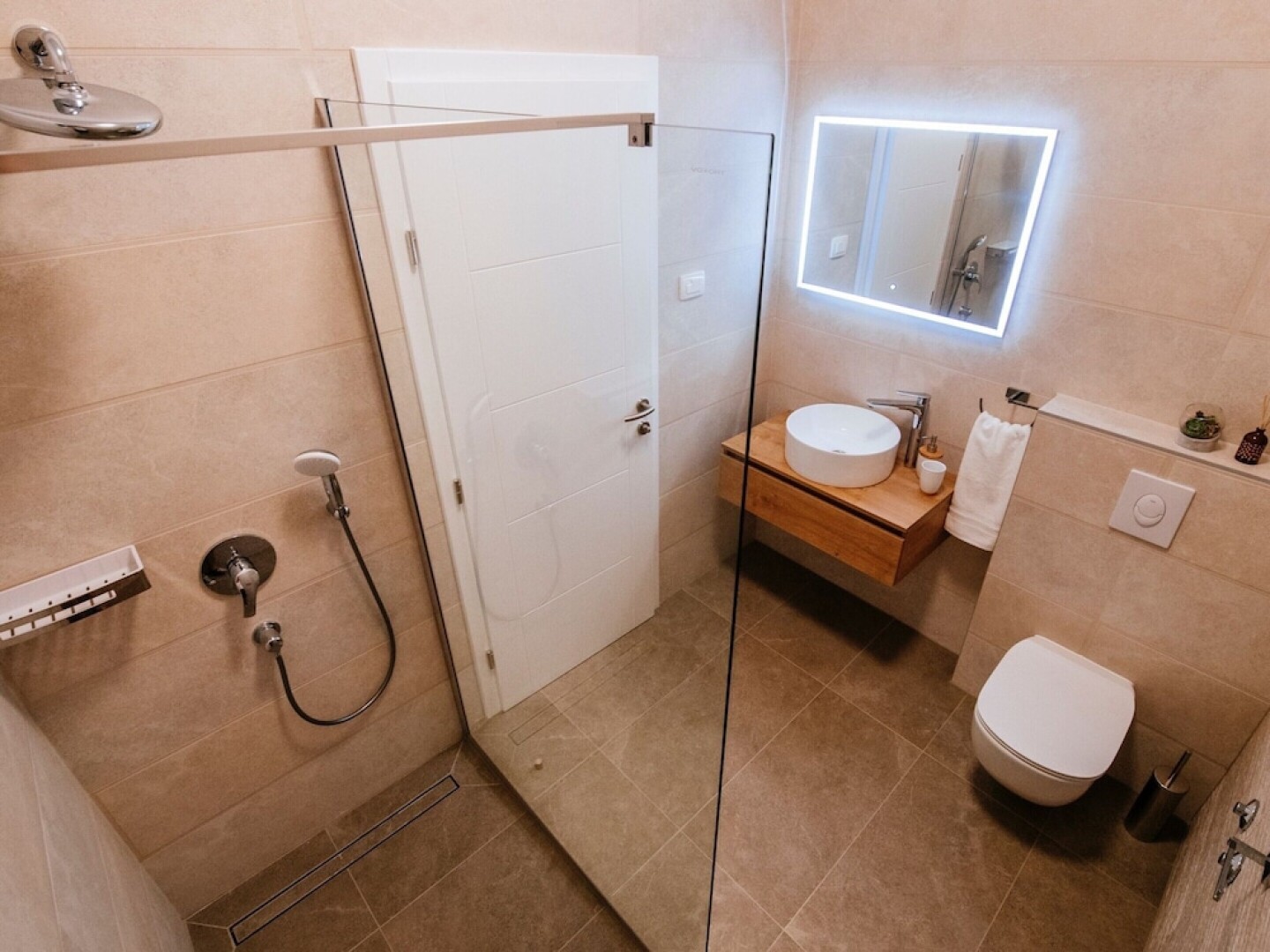 Villa With Private Pool and Garden